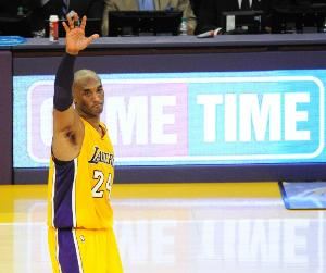 前冠军队友：科比不能跌出历史前三 很多人对他不够尊重