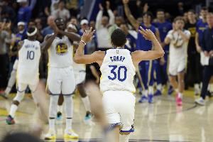 勇士对阵步行者先发:库里追梦巴特勒波杰库明加VS西卡+内史密斯