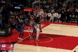  挺突然！斯玛特快下接球单手上篮再进 湖人12-1攻击波反超比分