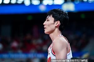  媒体人：徐杰堪称全场最佳 每当对手追分时总能回应&球风何其稳健