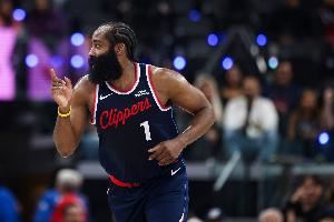  哈登砍下职业生涯第17个40+三双 NBA历史第2 落后大O5次