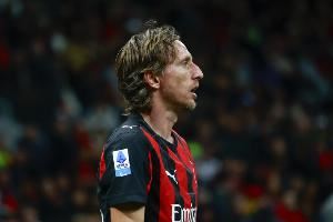  继续啃老？每体：出战接近1000分钟比赛，米兰考虑和魔笛续约1年