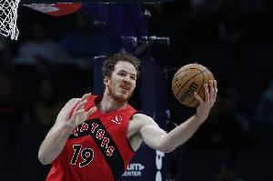  钉脖大帽！珀尔特尔封盖麦康纳上篮 球卡篮脖