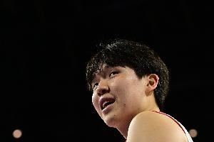  队记：对南湾湖人杨瀚森打爆了对位球员 但防守站位问题依然存在